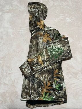 Realtree Camouflage Hooded Pullover in Brown, Tan & White